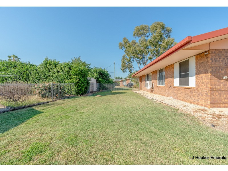 4 Skelton Place, Emerald QLD 4720