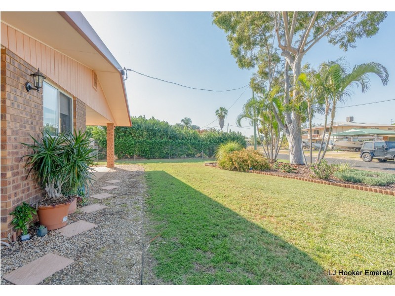 4 Skelton Place, Emerald QLD 4720