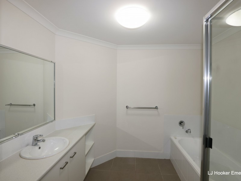 2/4 Eagle Street, Emerald QLD 4720