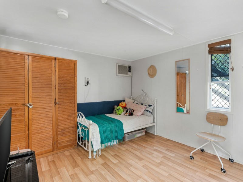32 Colleen Ave, Emerald QLD 4720