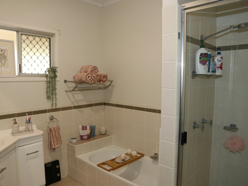 10 Pryor Place, Emerald QLD 4720