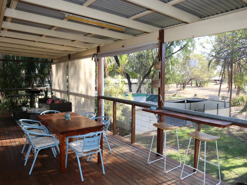10 Pryor Place, Emerald QLD 4720