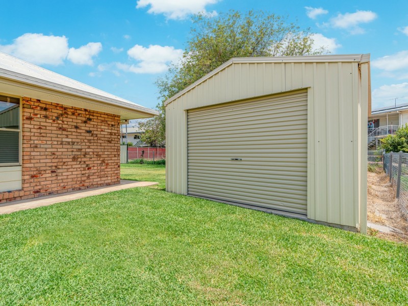 14 Jacqueline Drive, Emerald QLD 4720
