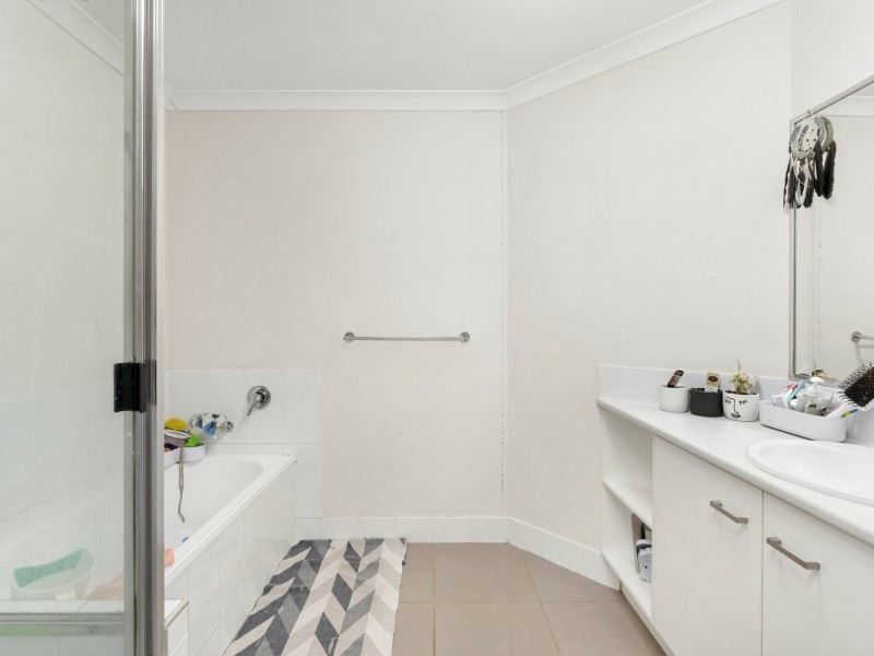 1/4 Eagle Street, Emerald QLD 4720