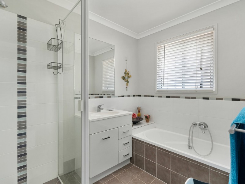 52 Lakeside Drive, Emerald QLD 4720