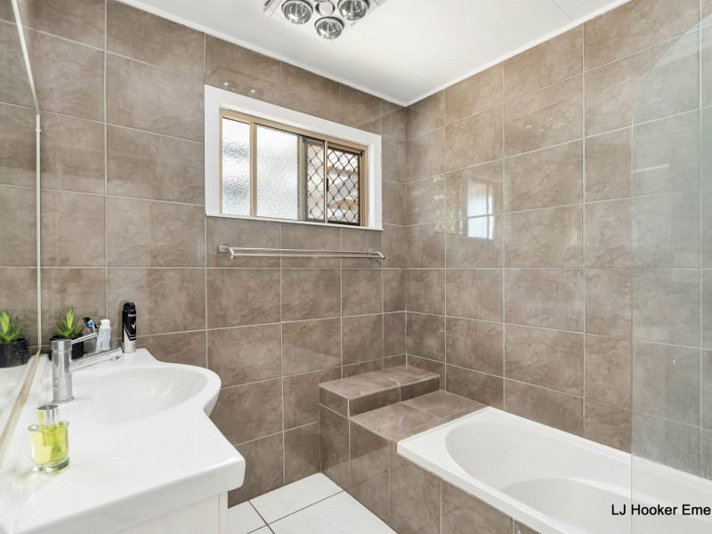 18 White Street, Emerald QLD 4720