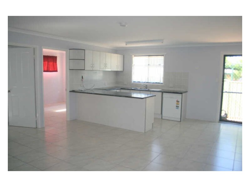 3 Gilbert Place, Emerald QLD 4720