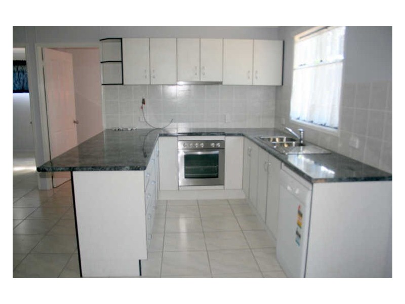 3 Gilbert Place, Emerald QLD 4720