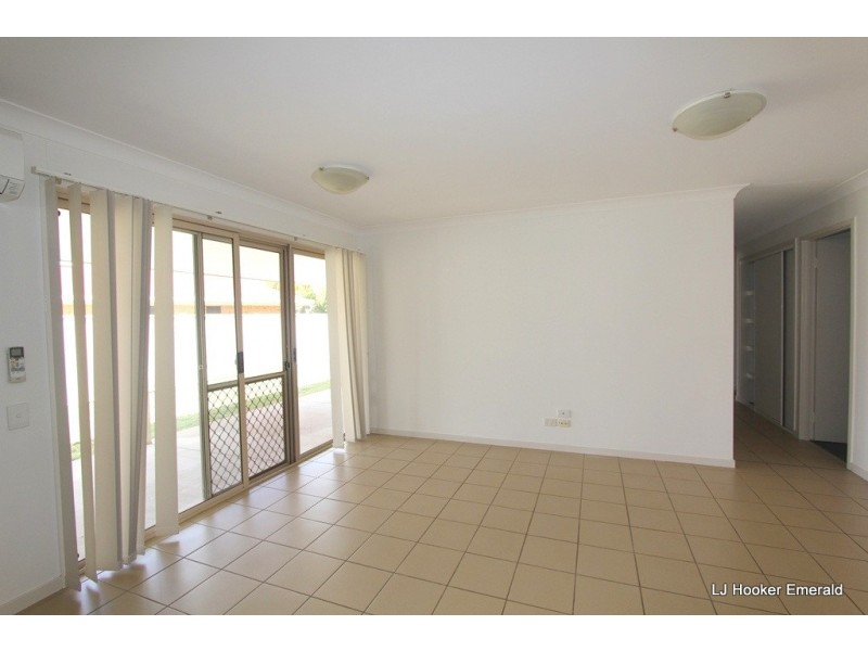 10 Spring Grove, Emerald QLD 4720