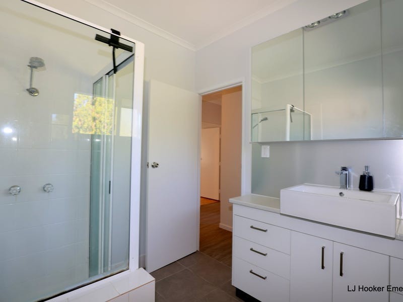 15 Roseanne Road, Emerald QLD 4720