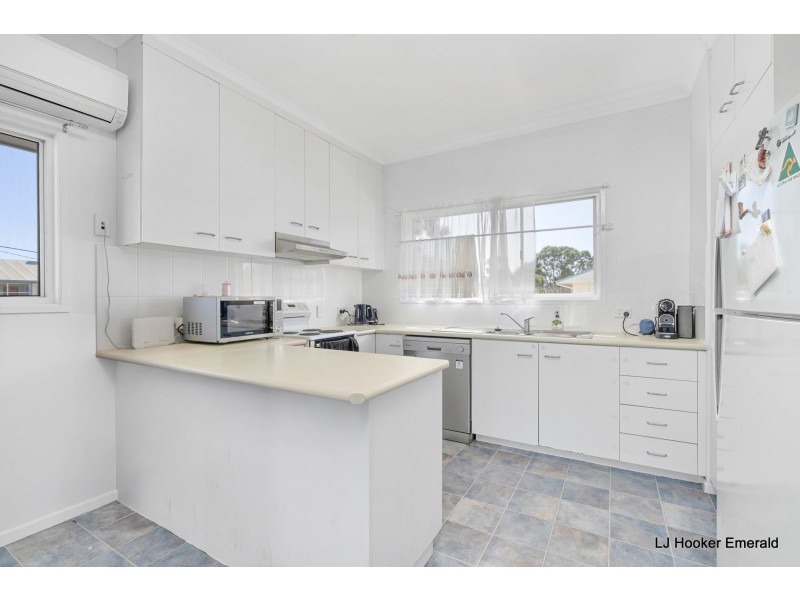 31 Alamein Dr, Emerald QLD 4720