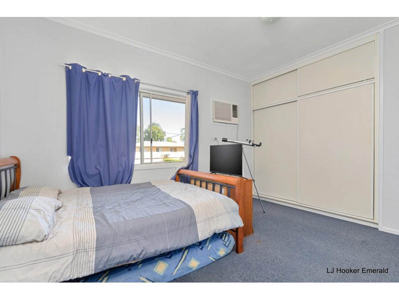 31 Alamein Dr, Emerald QLD 4720