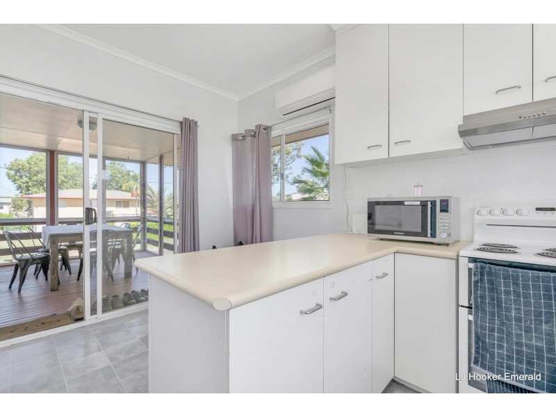 31 Alamein Dr, Emerald QLD 4720