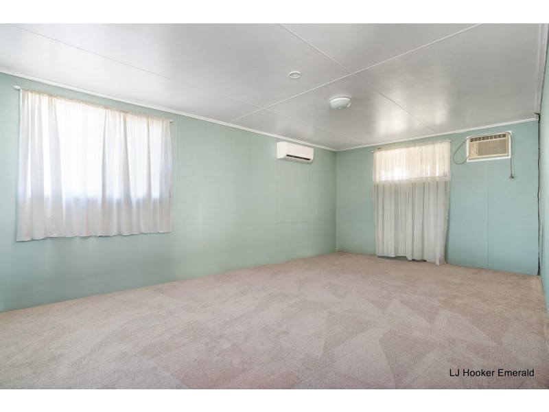 31 Alamein Dr, Emerald QLD 4720