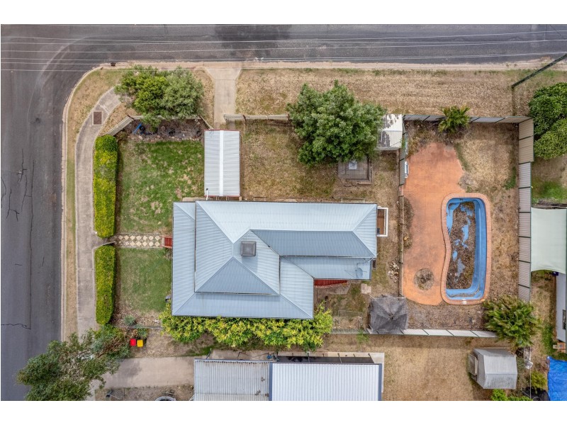 37 Theresa Street, Emerald QLD 4720