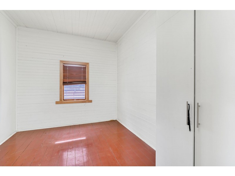 37 Theresa Street, Emerald QLD 4720
