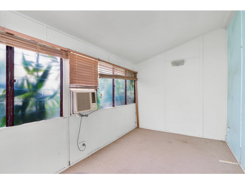 37 Theresa Street, Emerald QLD 4720