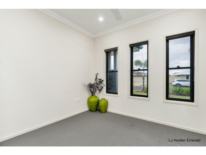 22 Wright Street, Emerald QLD 4720