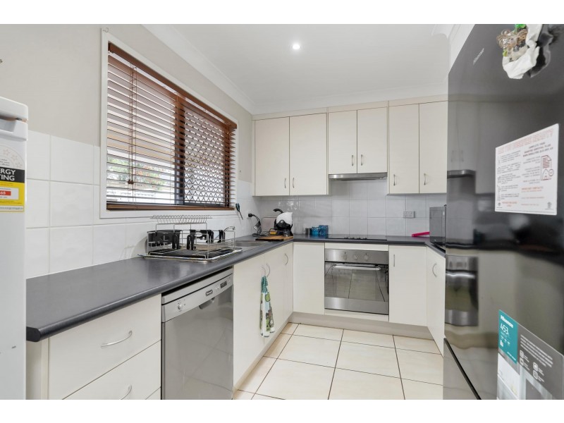 Unit/1/24 Desgrand, Emerald QLD 4720