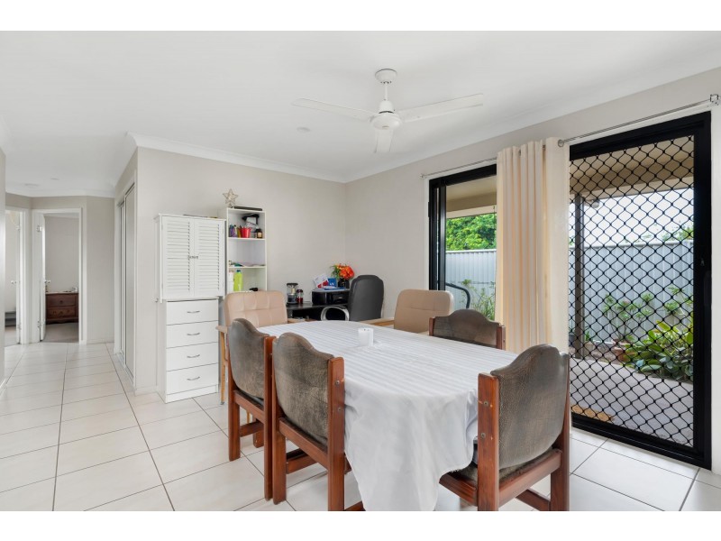 Unit/1/24 Desgrand, Emerald QLD 4720