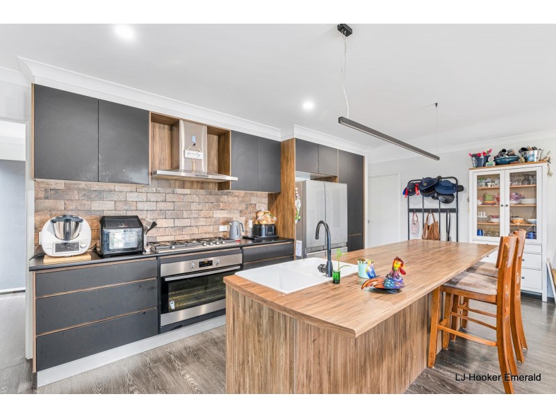 3 Vale Street, Emerald QLD 4720