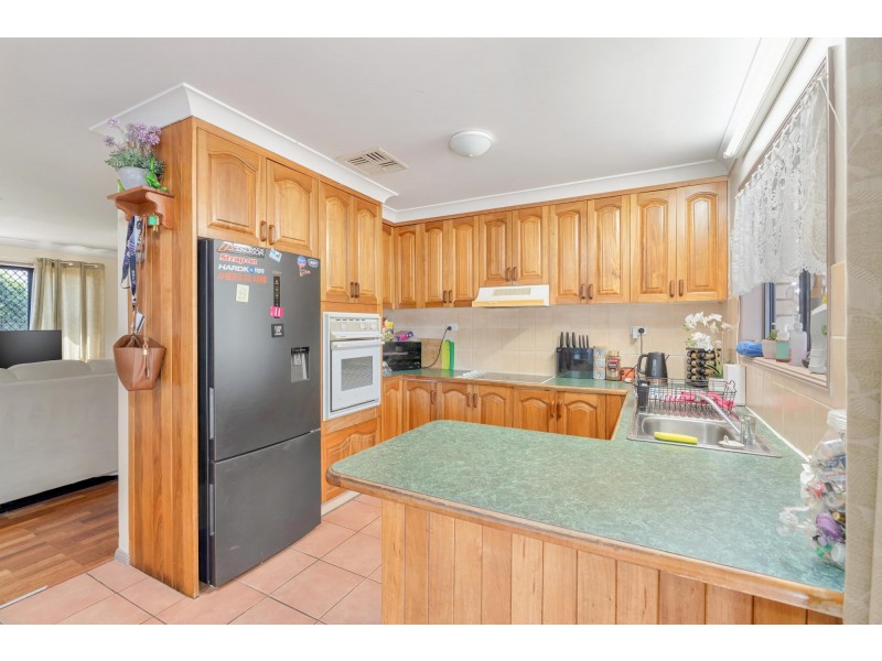 28 Barry Street, Emerald QLD 4720