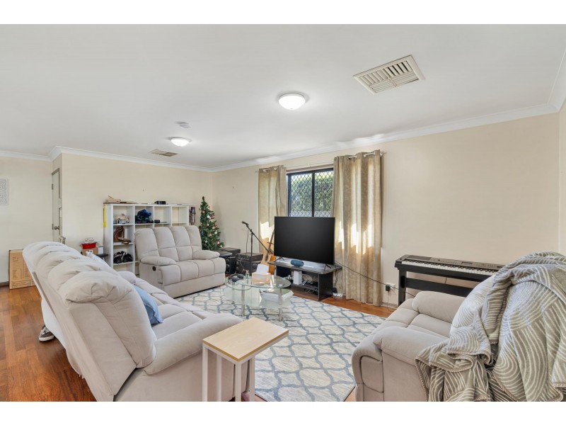 28 Barry Street, Emerald QLD 4720
