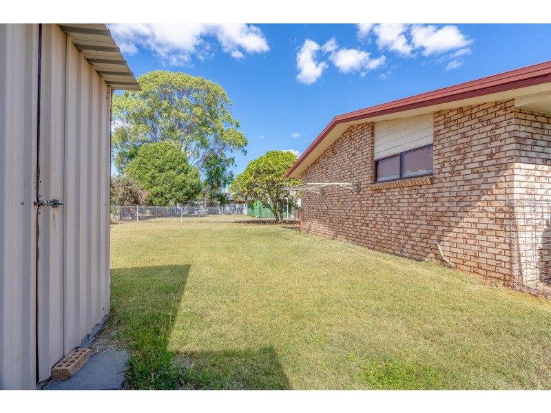 28 Barry Street, Emerald QLD 4720