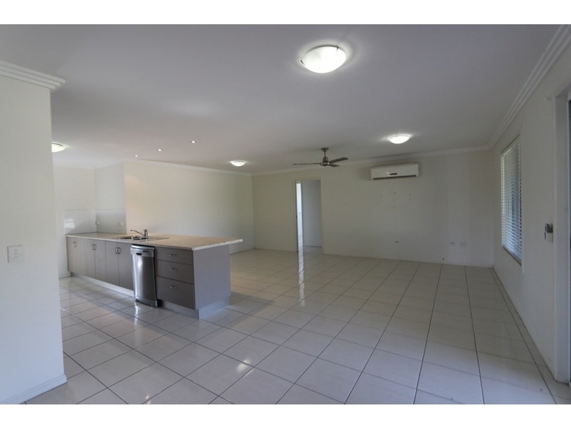 9 Blue Gums Drive, Emerald QLD 4720