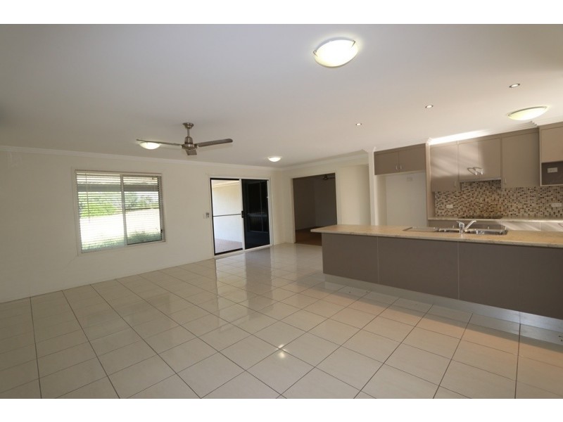 9 Blue Gums Drive, Emerald QLD 4720