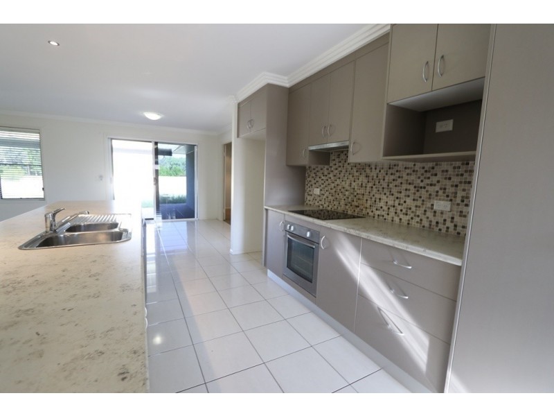 9 Blue Gums Drive, Emerald QLD 4720