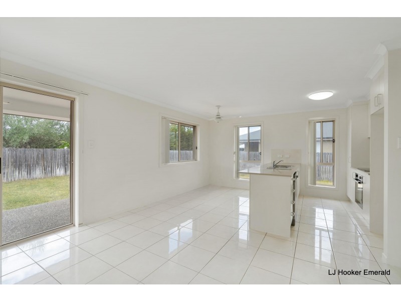 7 Onyx Street, Emerald QLD 4720