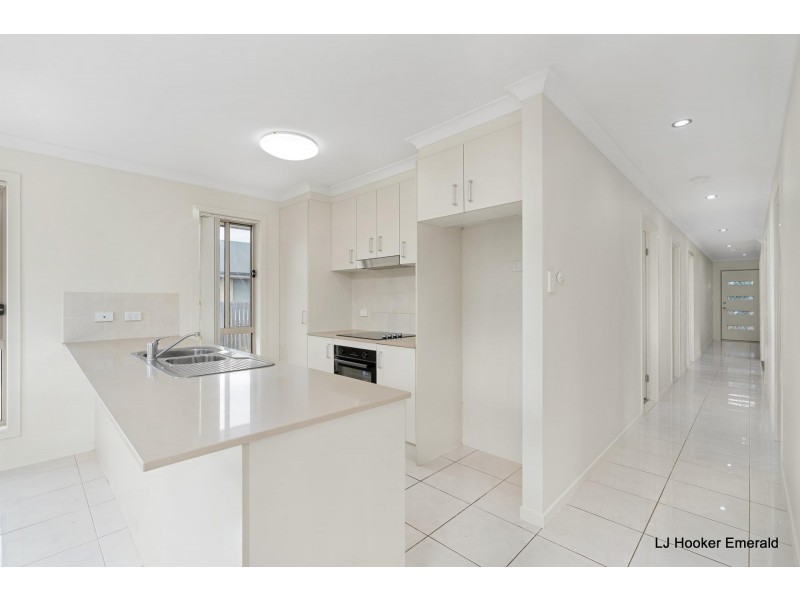7 Onyx Street, Emerald QLD 4720