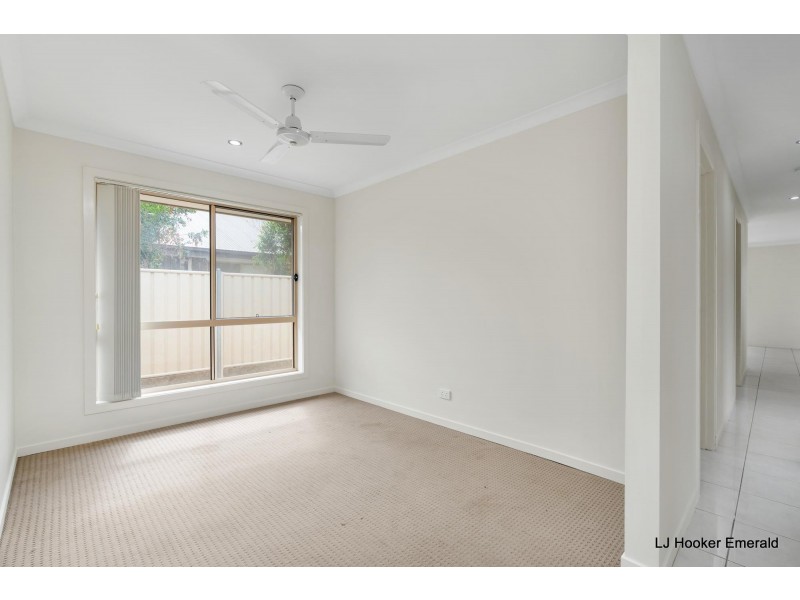 7 Onyx Street, Emerald QLD 4720