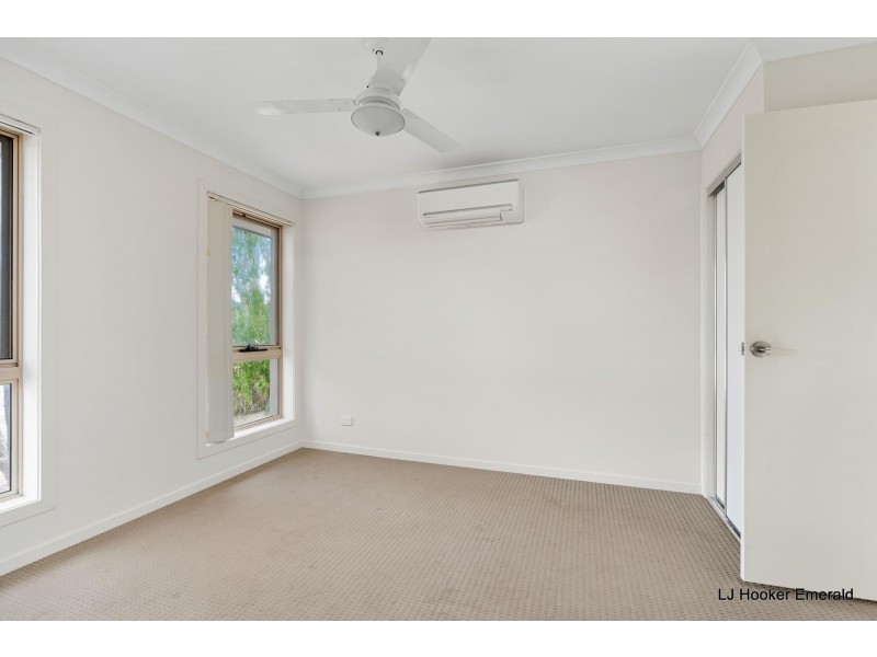 7 Onyx Street, Emerald QLD 4720