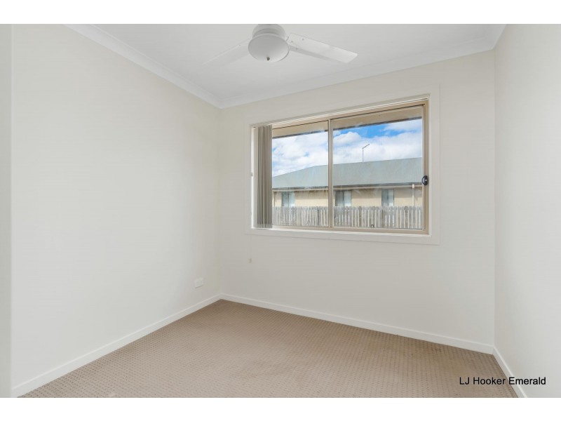 7 Onyx Street, Emerald QLD 4720