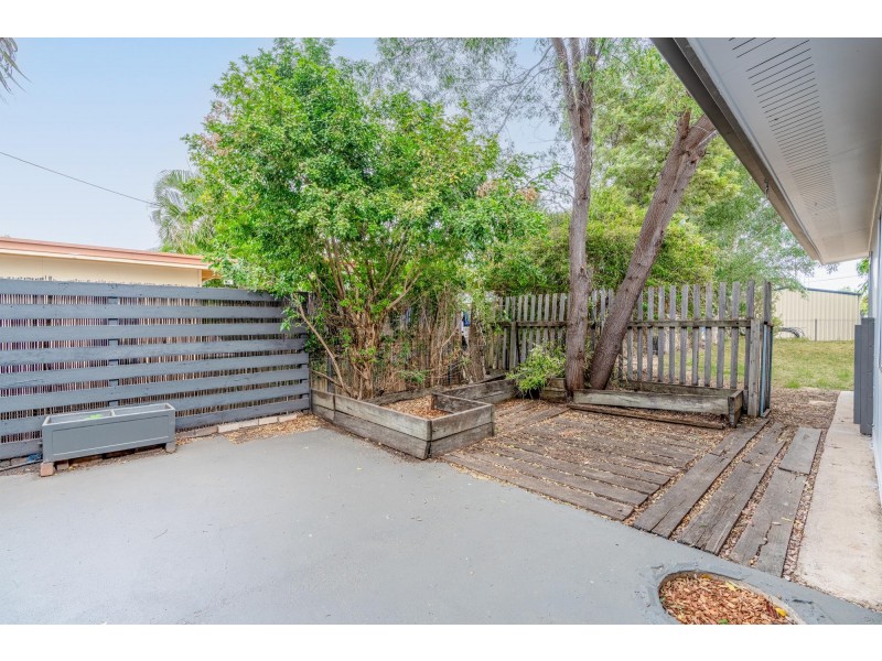 15 Sapphire Ave, Emerald QLD 4720