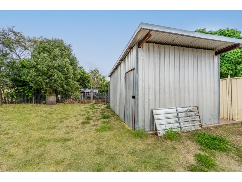 15 Sapphire Ave, Emerald QLD 4720