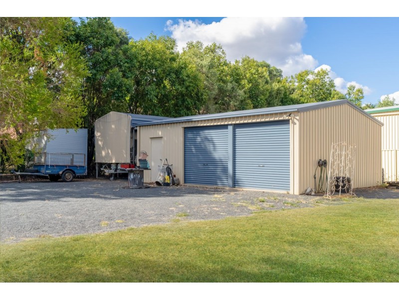 7 Edgewood Drive, Emerald QLD 4720
