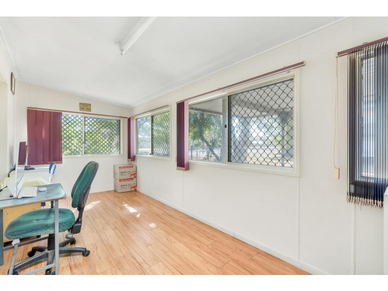 30 Retro Street, Emerald QLD 4720