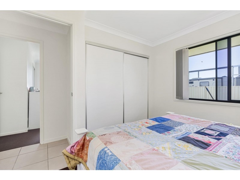 27 Thornton Street, Emerald QLD 4720