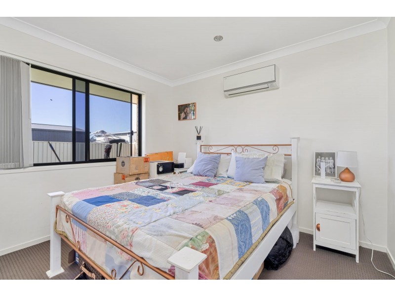 27 Thornton Street, Emerald QLD 4720
