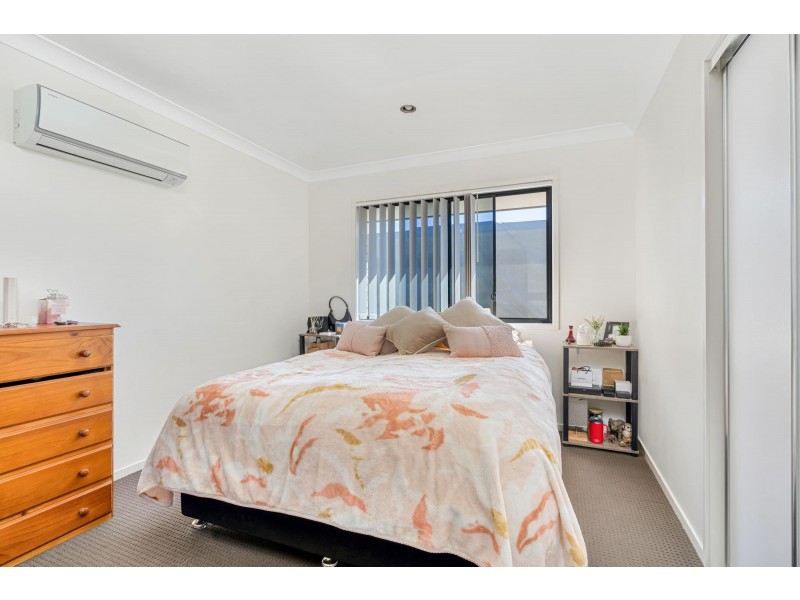 27 Thornton Street, Emerald QLD 4720