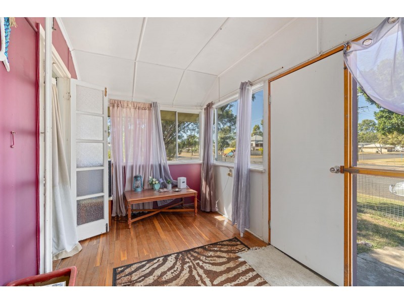 73 Ruby St, Emerald QLD 4720