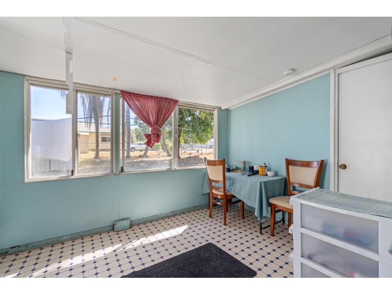 73 Ruby St, Emerald QLD 4720