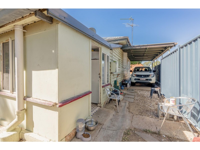 73 Ruby St, Emerald QLD 4720