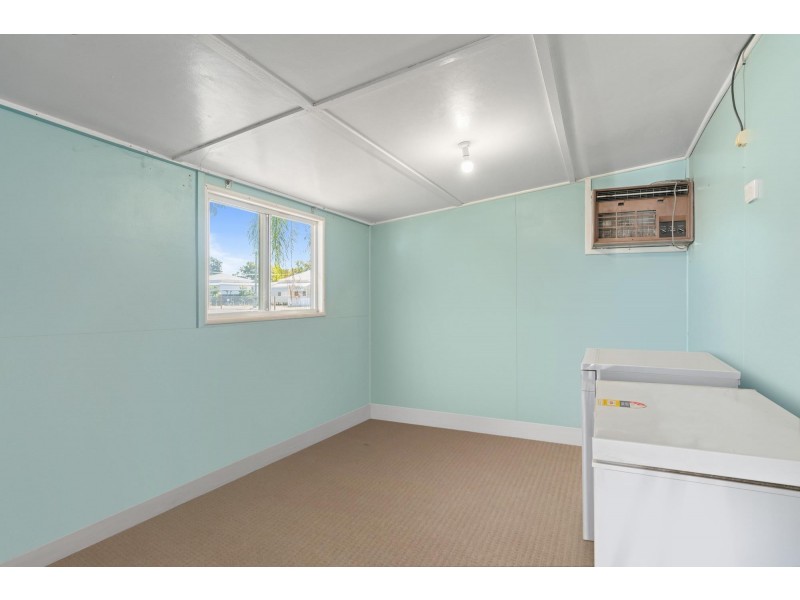 73 Ruby St, Emerald QLD 4720