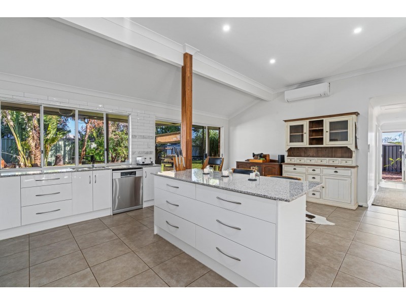 4 Kurrajong Close, Emerald QLD 4720