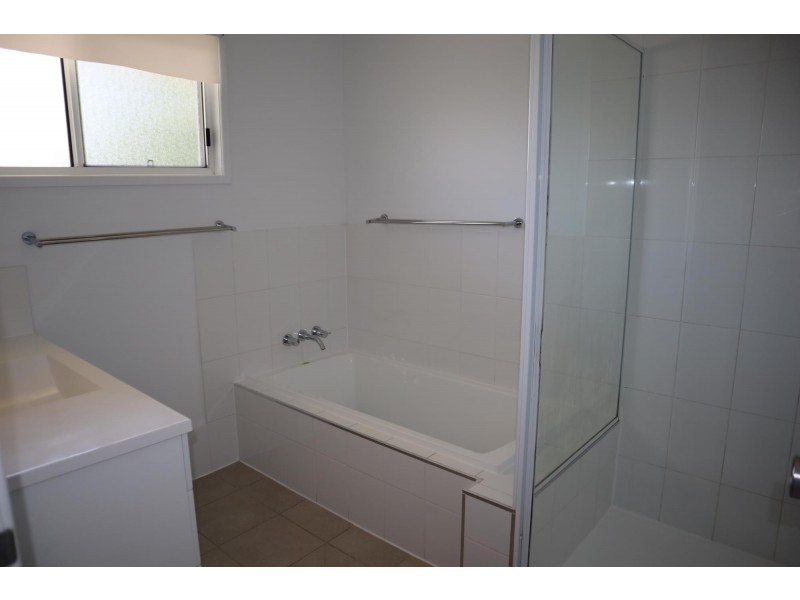 7 Alamein Drive, Emerald QLD 4720