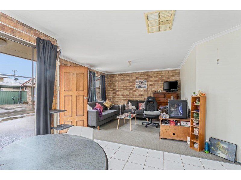 2/126 Opal Street, Emerald QLD 4720